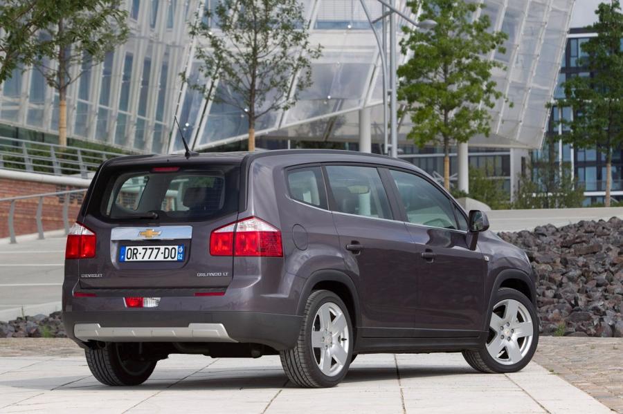  Chevrolet Orlando 2011 года  (EU) (фото 8 из 11)